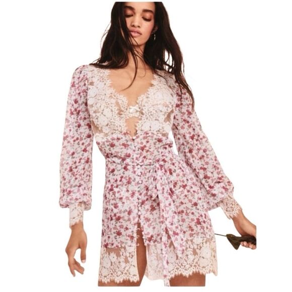 NWOT For Love & Lemons Floral Melrose Robe - Picture 1 of 12